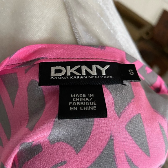 DKny - Picture 3 of 3